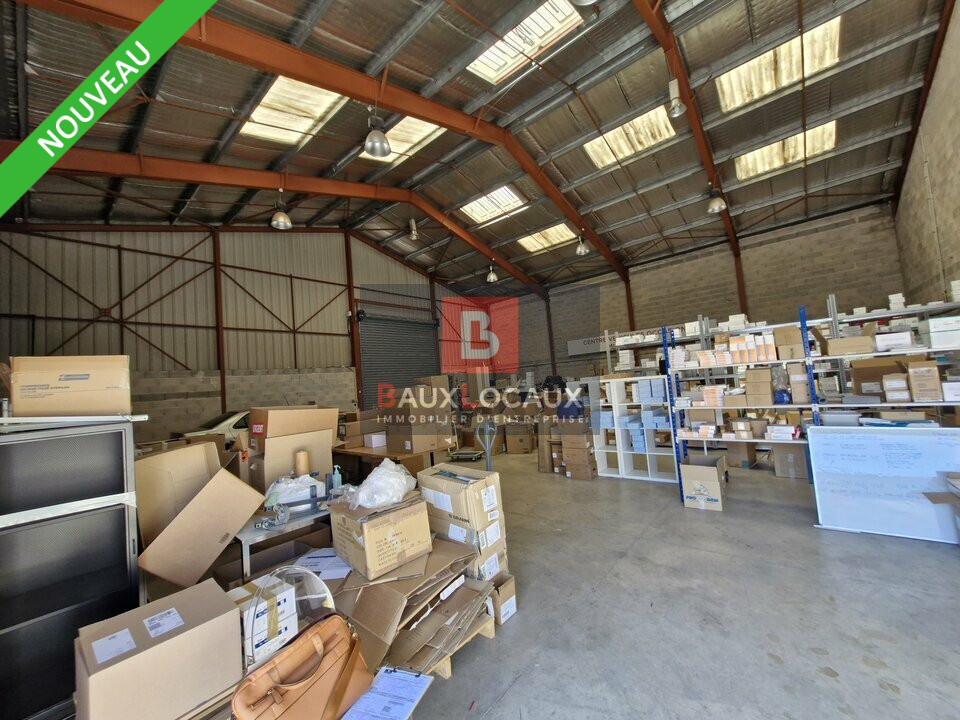 LOCAUX D'ACTIVITÉS - ENTREPÔTS à Louer